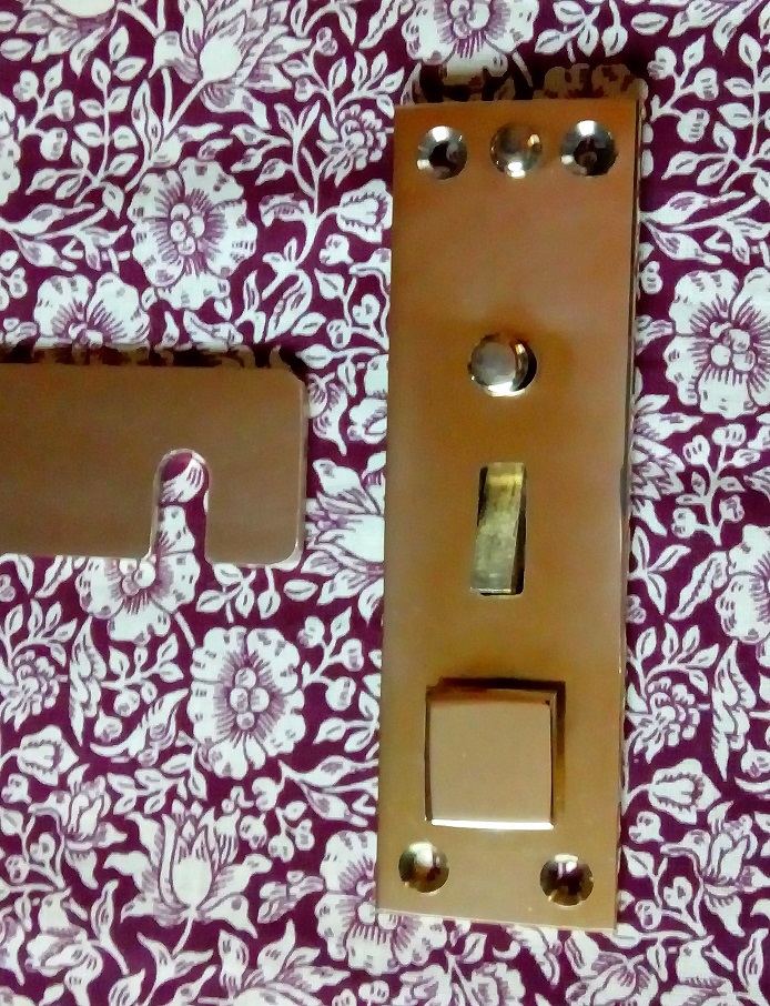 Reproduction brass shutter latch